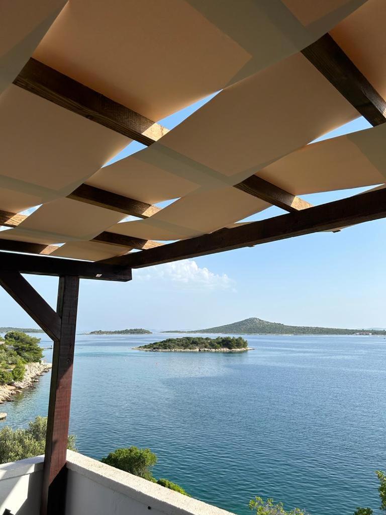 Alleinstehendes Haus Am Meer Robinson Tkon Ngoại thất bức ảnh
